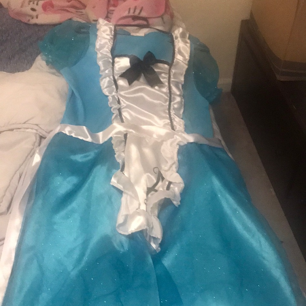 Alice and wonderland costume